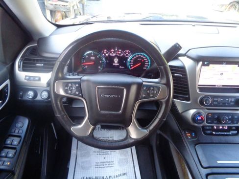 Used 2018 GMC Yukon Denali w/ Open Road Package AWD/4WD image 30