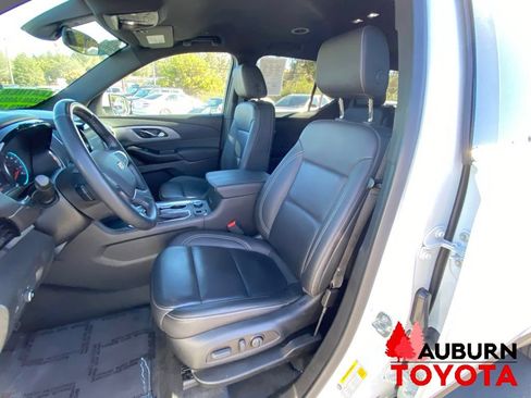 Used 2023 Chevrolet Traverse LT FWD image 32