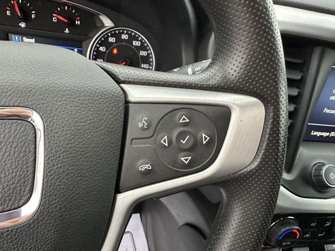 Used 2023 GMC Acadia SLE w/ Driver Convenience Package image 25