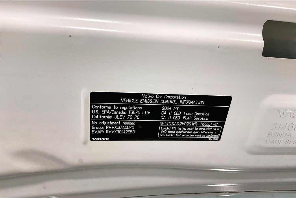 Certified 2024 Volvo S60 B5 Plus w/ Climate Package AWD/4WD image 32