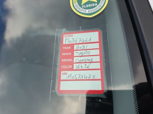 Used 2021 Toyota Camry SE FWD image 8