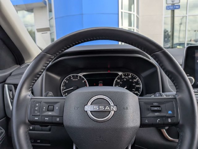 Used 2025 Nissan Rogue SV FWD image 22
