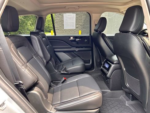 Used 2024 Lincoln Aviator Reserve w/ Equipment Group 201A AWD/4WD image 23
