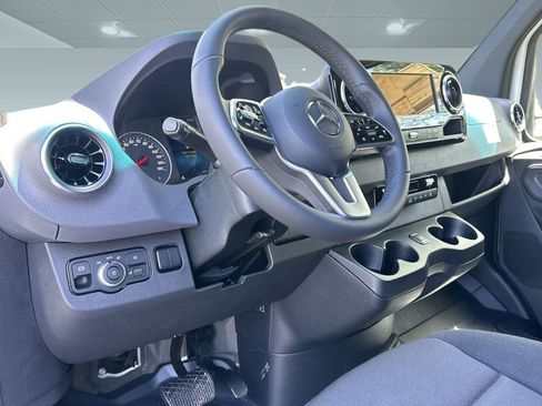 New 2024 Mercedes-Benz Sprinter 2500 image 4