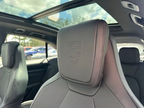 Used 2026 Porsche Macan Electric RWD image 24