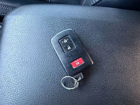 Used 2021 Toyota Tacoma TRD Pro AWD/4WD image 31