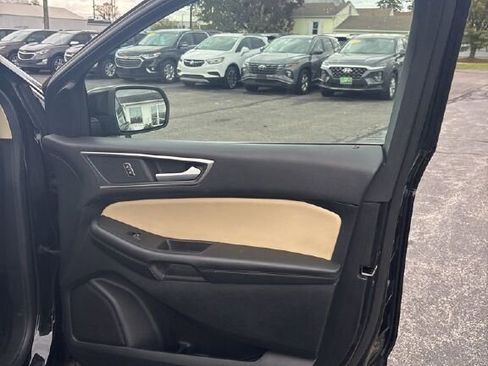 Used 2023 Ford Edge SEL image 21