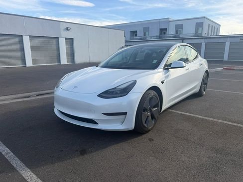 Used 2023 Tesla Model 3 Standard Range image 2