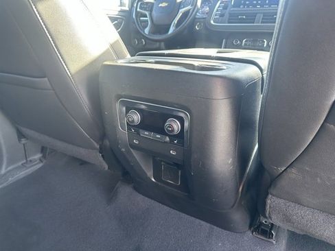 Used 2023 Chevrolet Suburban Premier image 20