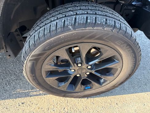 Used 2023 Jeep Wrangler Unlimited Sahara AWD/4WD image 8