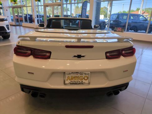 Used 2022 Chevrolet Camaro LT image 7