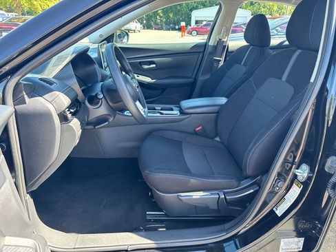 Used 2024 Nissan Sentra SV image 9
