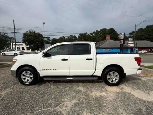Used 2018 Nissan Titan SV w/ SV Convenience Package RWD image 4