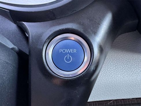 Used 2024 Toyota Sienna LE image 8