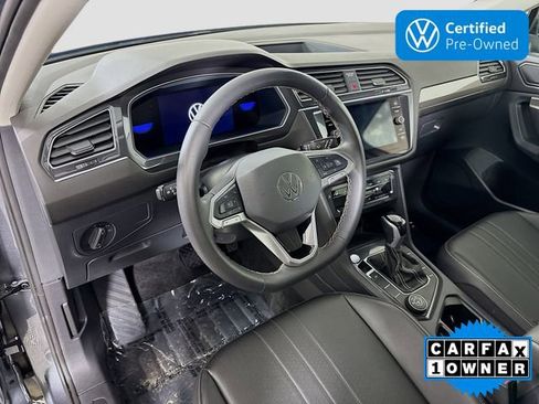 Used 2024 Volkswagen Tiguan SE image 9