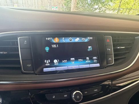 Used 2018 Buick Enclave Avenir w/ Avenir Technology Package FWD image 13