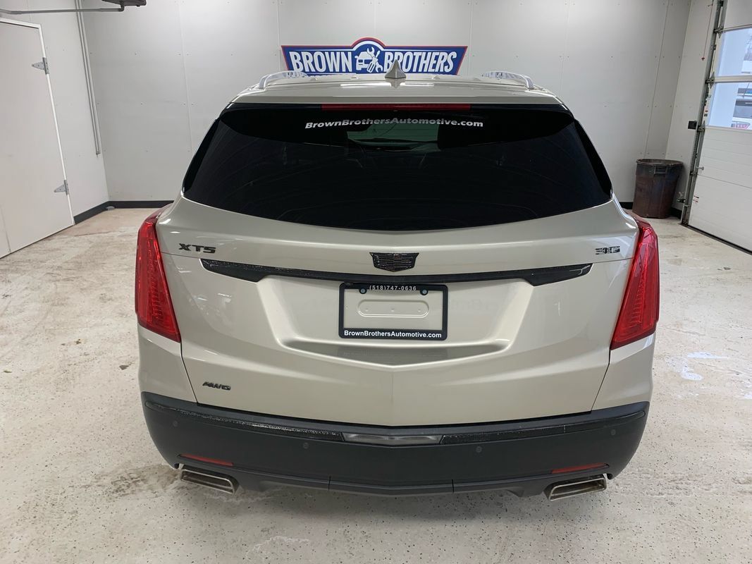 Used 2017 Cadillac XT5 Luxury AWD/4WD image 5