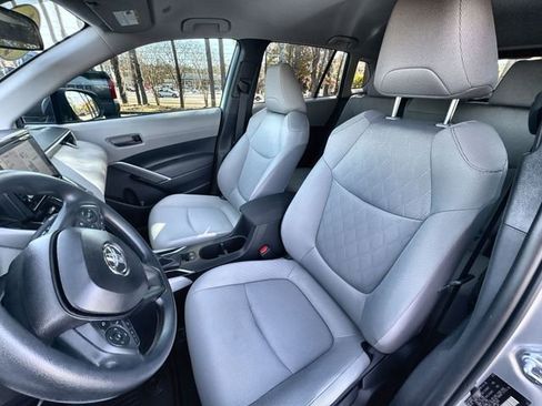 Used 2025 Toyota Corolla Cross L image 20