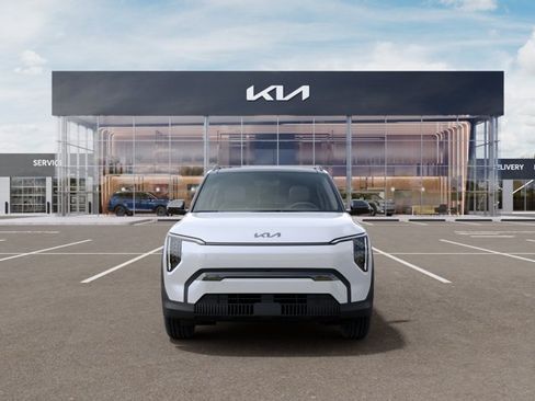 New 2027 Kia EV3 Land AWD/4WD image 2