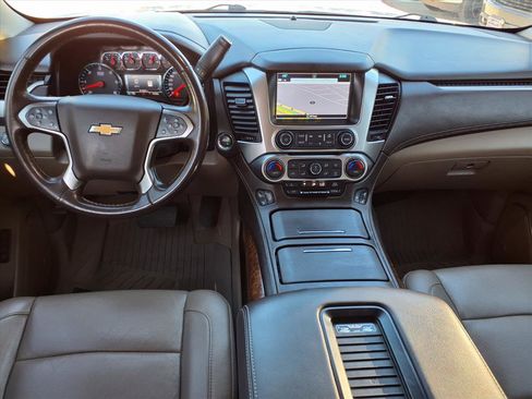Used 2020 Chevrolet Suburban Premier image 6
