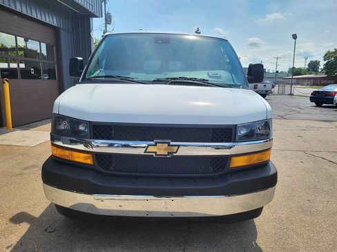 Used 2025 Chevrolet Express 3500 LS w/ Chrome Appearance Package RWD image 2