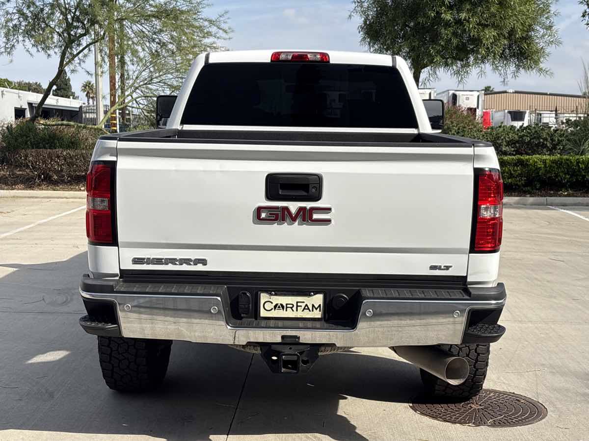 Used 2018 GMC Sierra 2500 SLT w/ Duramax Plus Package AWD/4WD image 4