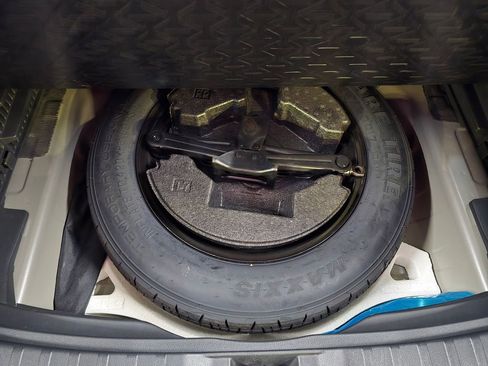 Used 2024 Toyota RAV4 LE FWD image 36