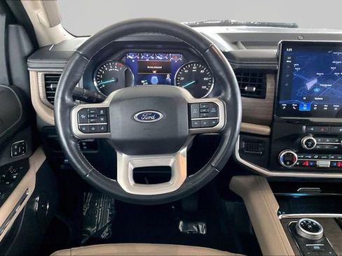 Used 2024 Ford Expedition Limited image 8