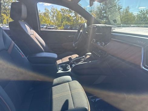 Certified 2024 GMC Canyon AT4 image 15