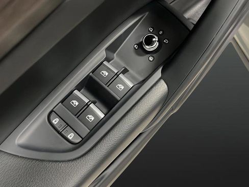 Used 2024 Audi Q5 e Premium w/ Convenience Package AWD/4WD image 21