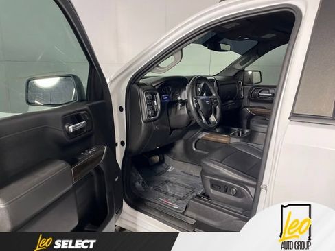 Used 2021 Chevrolet Silverado 1500 LT Trail Boss w/ Convenience Package II AWD/4WD image 9