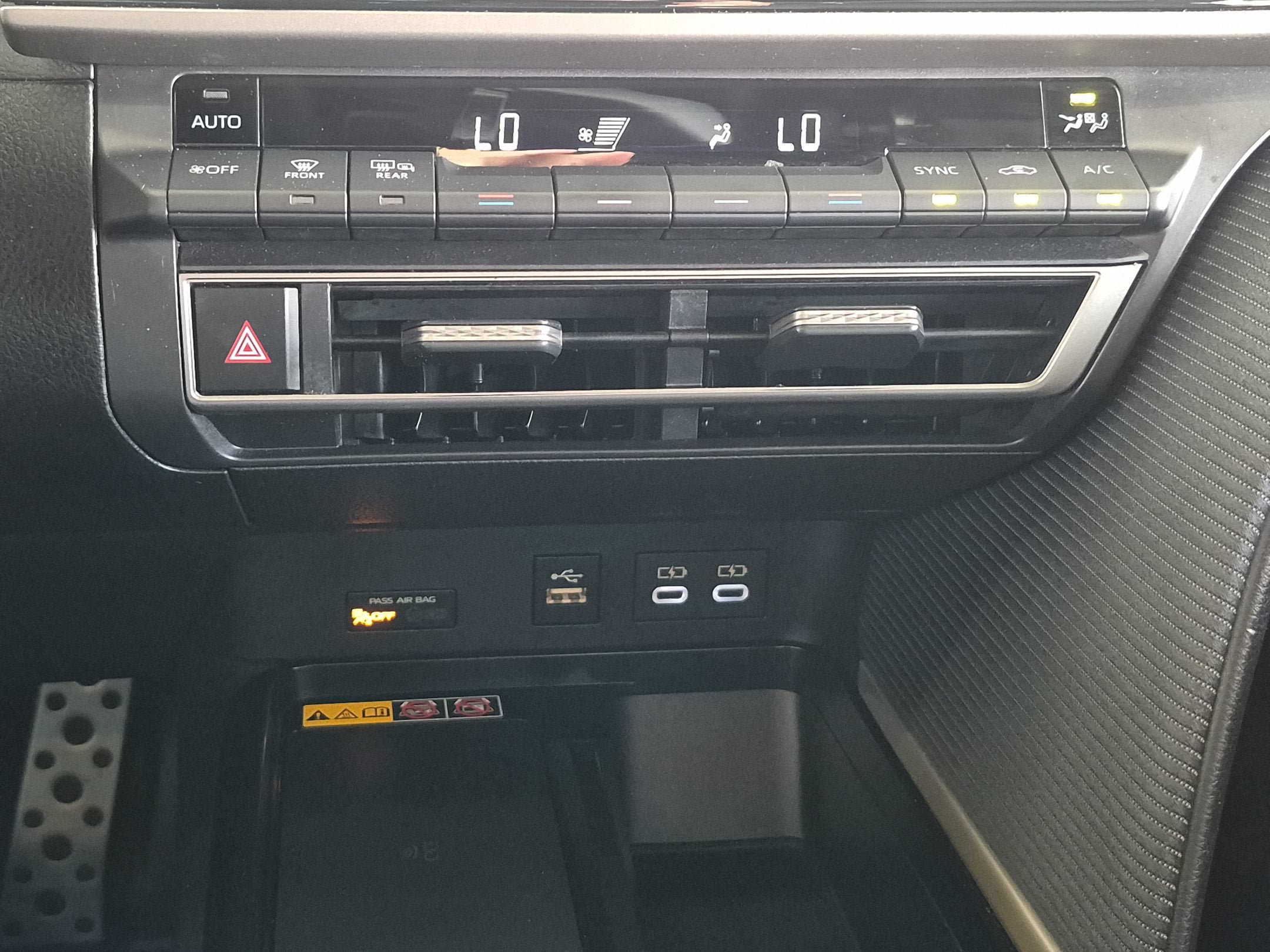 Used 2025 Toyota Camry SE FWD image 21