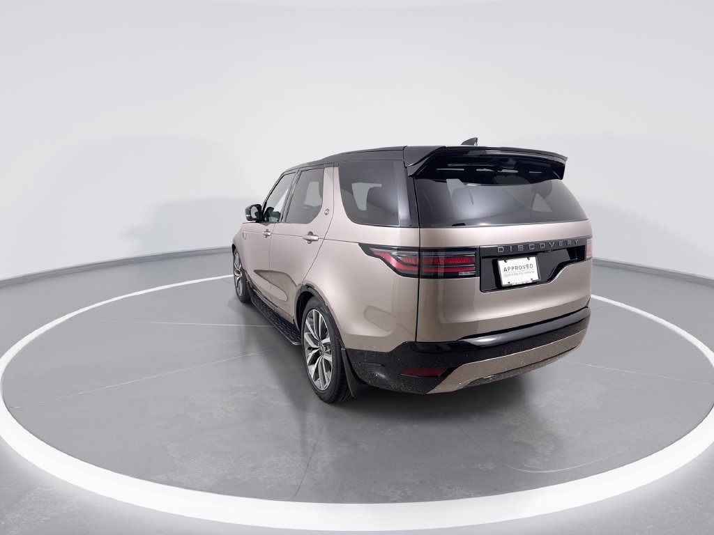 Used 2025 Land Rover Discovery Dynamic SE AWD/4WD image 6