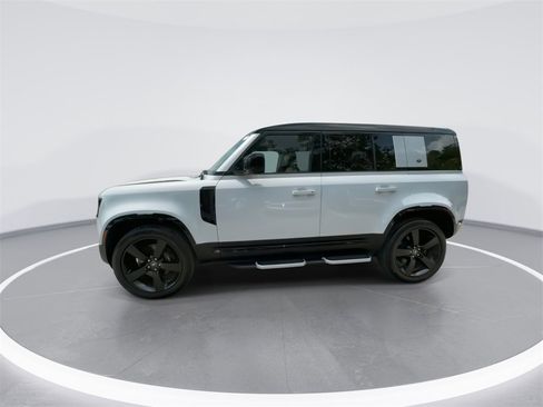 Used 2023 Land Rover Defender 110 V8 image 6