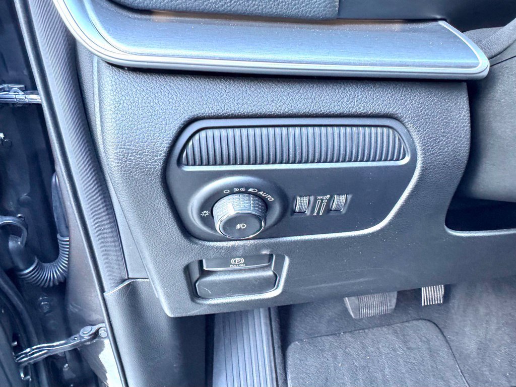 Used 2025 Jeep Wagoneer Series II AWD/4WD image 32