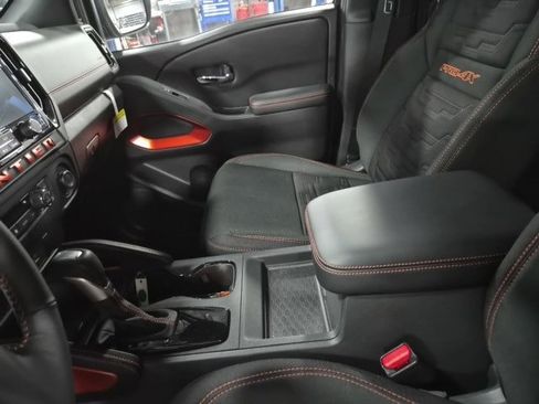 Used 2025 Nissan Frontier PRO-4X image 21