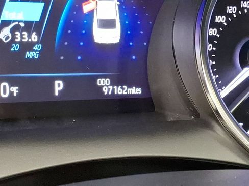 Used 2020 Toyota Camry SE w/ Cold Weather Package AWD/4WD image 5