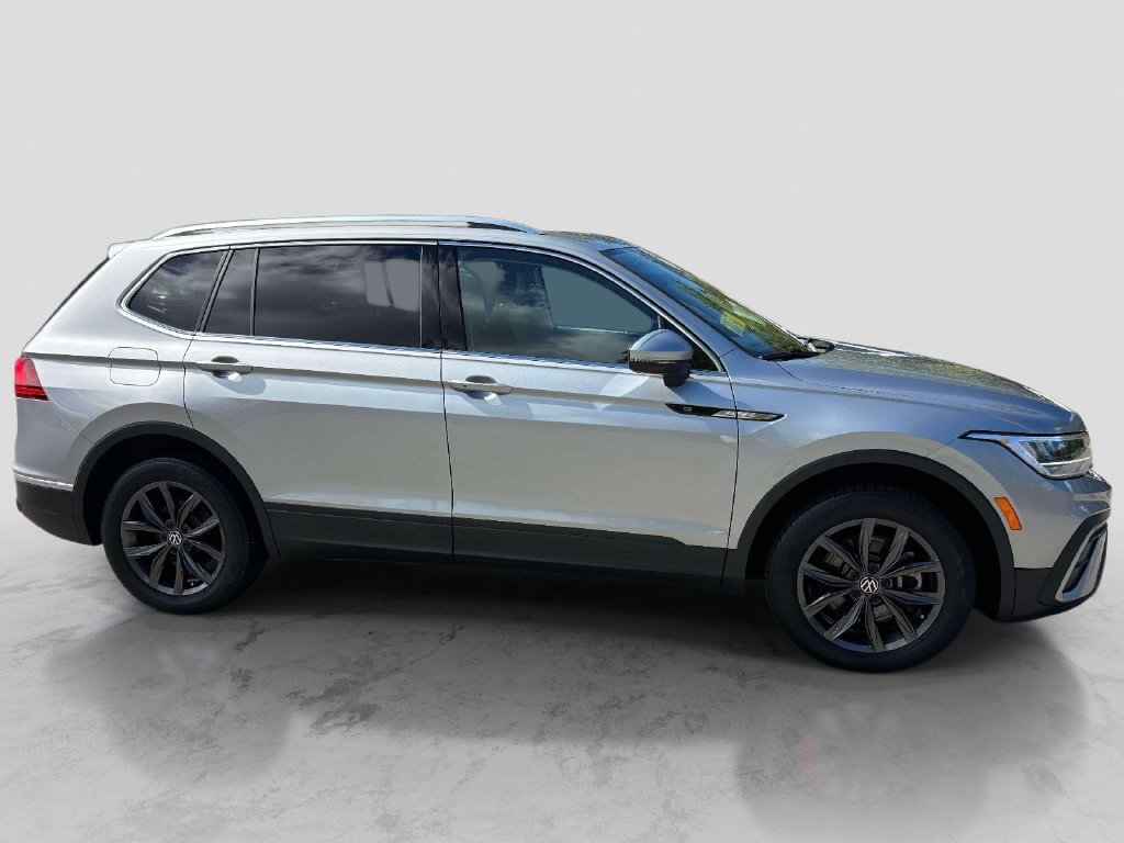 Used 2023 Volkswagen Tiguan SE AWD/4WD image 6
