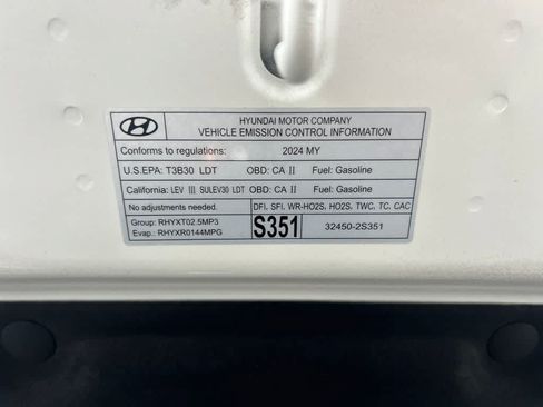 Used 2024 Hyundai Santa Fe SEL FWD image 8