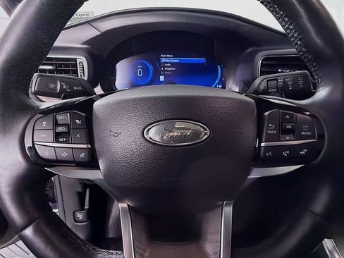 Used 2021 Ford Explorer Platinum w/ Premium Technology Package RWD image 13