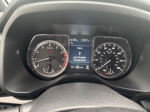 Used 2019 Nissan Titan SL image 4