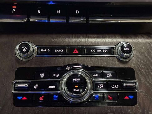 Used 2021 Lincoln Aviator Reserve w/ Equipment Group 202A AWD/4WD image 36