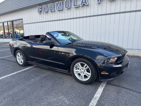 Used 2012 Ford Mustang Convertible image 21