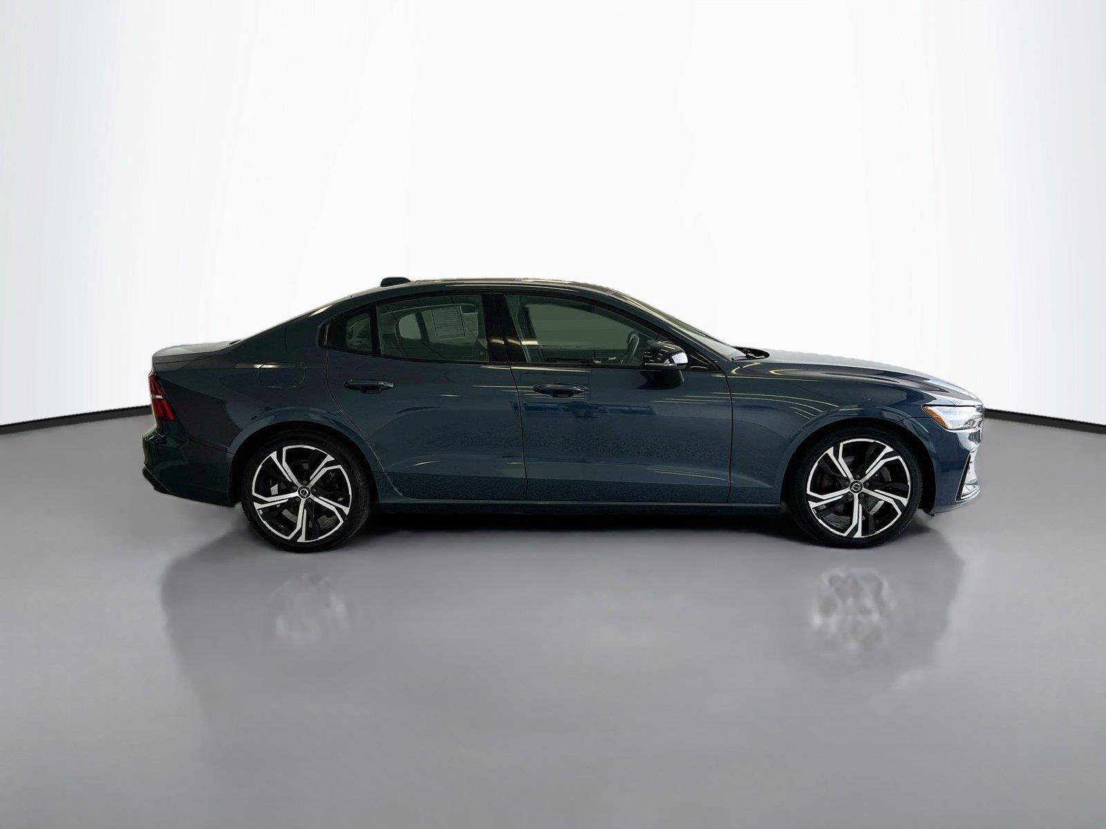 Used 2024 Volvo S60 B5 Core AWD/4WD image 16