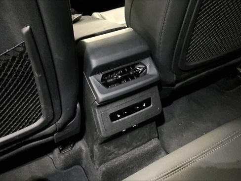 Used 2025 Audi Q6 e-tron Premium w/ Convenience Package image 34