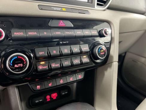 Used 2019 Kia Sportage EX w/ Option Group 040 FWD image 17