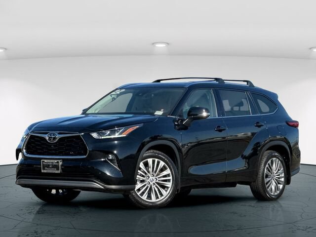 Used 2022 Toyota Highlander Platinum AWD/4WD image 2