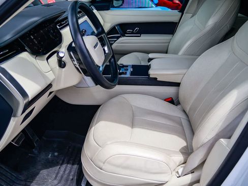 Used 2023 Land Rover Range Rover Long Wheelbase SE image 20