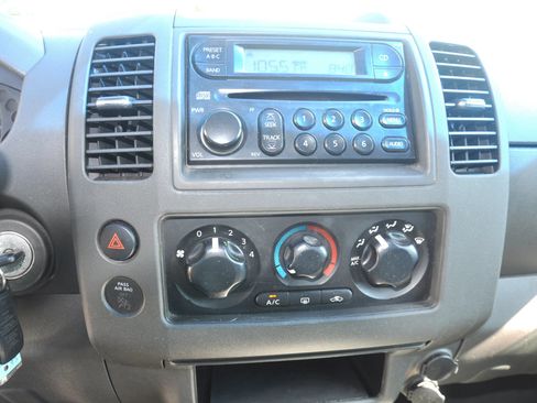 Used 2006 Nissan Frontier SE w/ (P01) Power Pkg RWD image 17