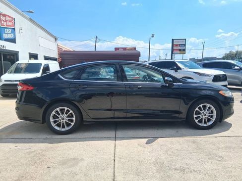 Used 2020 Ford Fusion SE image 9